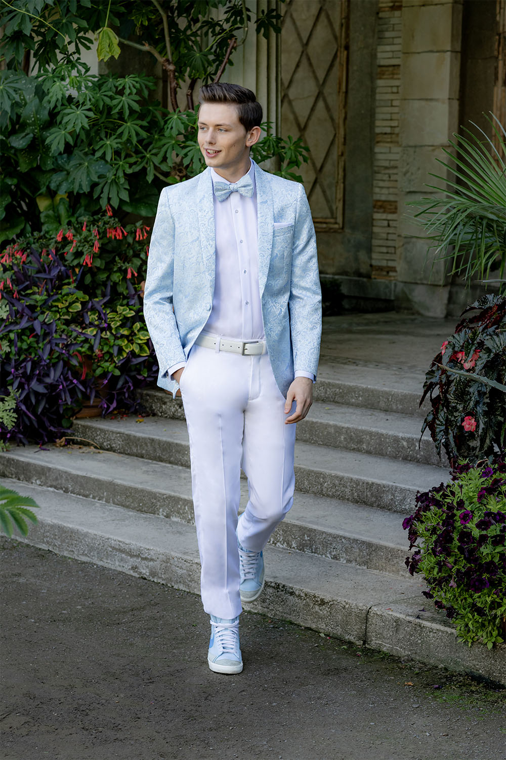 Mark of Distinction "Aries" Wedgewood Paisley Shawl Tuxedo Jacket (Separates)