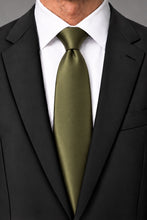 Cardi Fern Luxury Satin Necktie