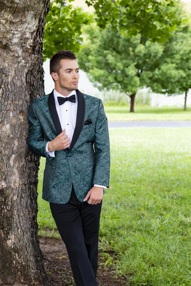 Mark of Distinction "Aries" Oasis Paisley Shawl Tuxedo Jacket (Separates)