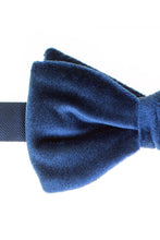Larr Brio "Luxor" Dark Blue Velvet Bow Tie