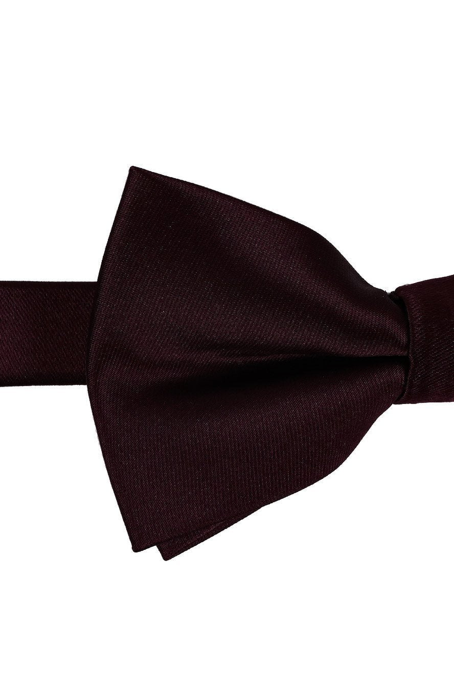 Wine Eternity Bow Tie - close-up of fabric texture and folds